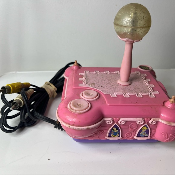 Disney Princess Plug & Play TV Game Jakks Pacific 2005 Pink Console Tested - Picture 5 of 9